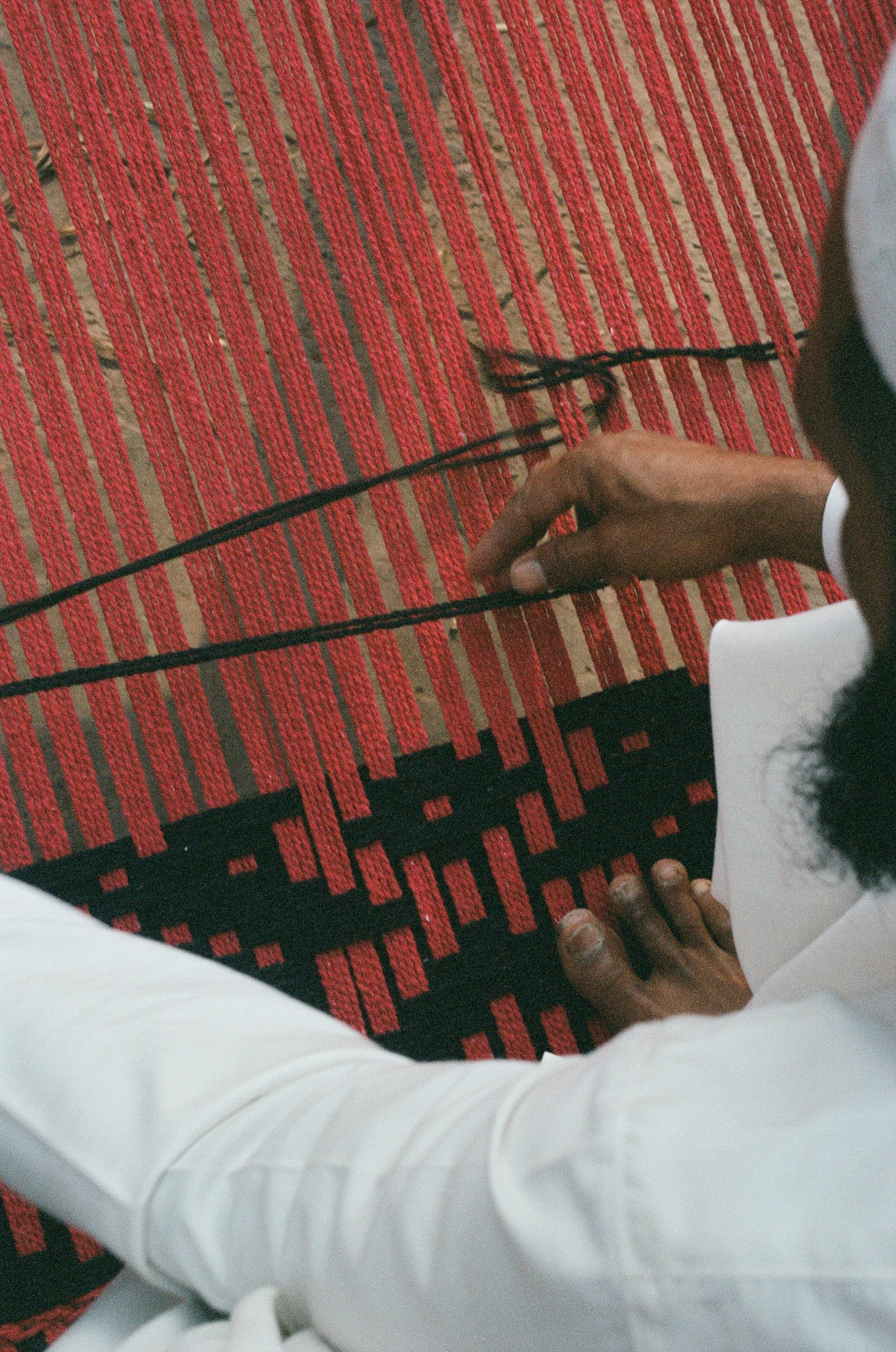 Fig. — carpet, knotting the weft